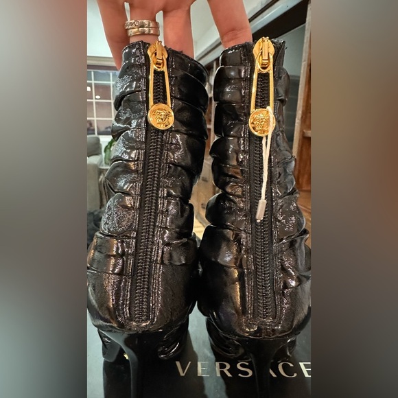 NIB Versace Safety Pin Ruched Ankle Booties Heels Black 37.5 - Picture 5 of 16